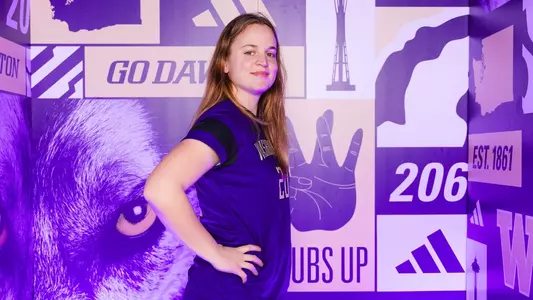 Laura Cetina Recruiting Shot in the Crate