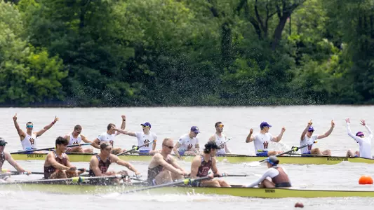 2025 UW varsity eight winning IRA title
