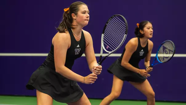 Carina Syrtveit and Erika Matsuda get ready for doubles