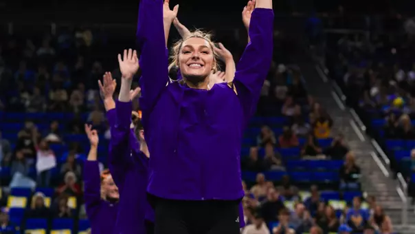 GymDawgs Group Picture At The Ceramony
