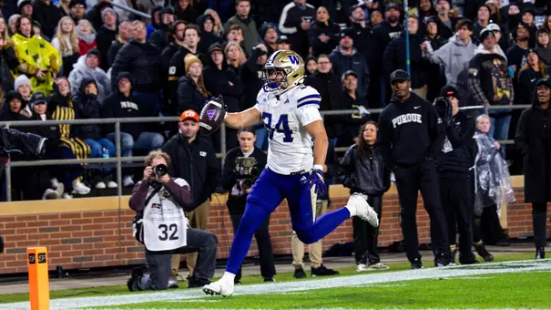 Brian Bonner runs for touchdown at Purdue
