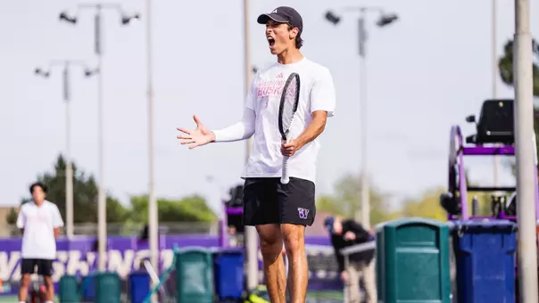 Huskies Earn Three Wins On Day One In San Diego