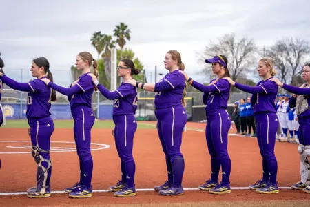 UW softball pregame