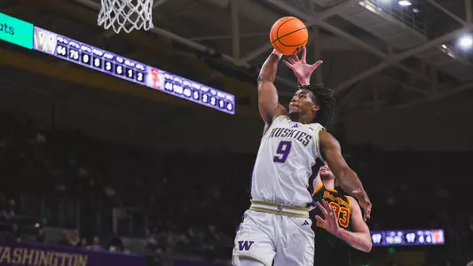 Welsey Yates III slams home a dunk vs. USC