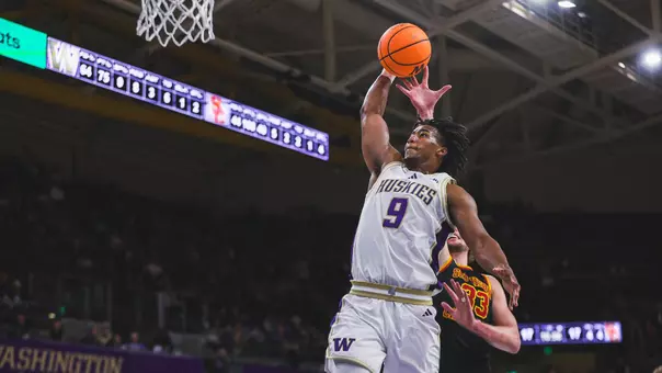 Welsey Yates III slams home a dunk vs. USC