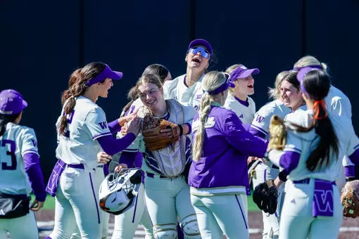 Washington softball at Iowa game 2