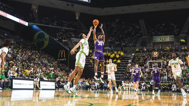 Courtland Muldrew shooting a jump shot at Oregon