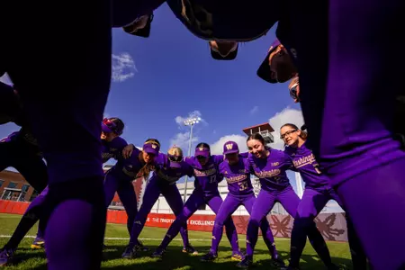 UW softball pregame huddle at Ohio State game 1