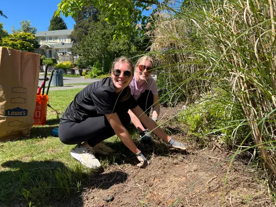 UW staff volunteering at Jubilee