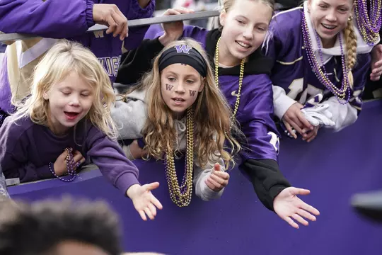 Young UW football fans