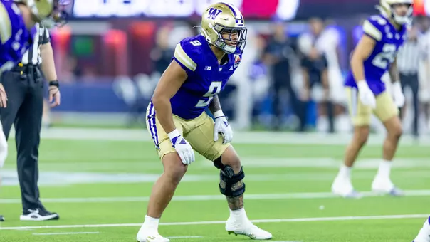 Jacob Manu in a stance during the L.A. Bowl