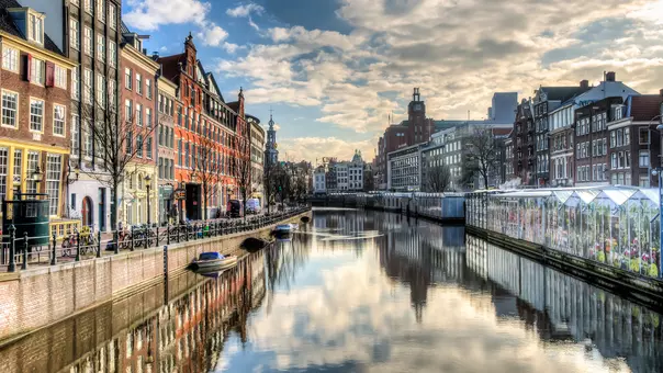 Amsterdam netherlands scenic photo of canal