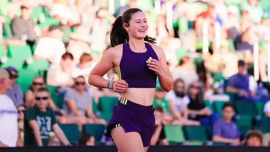 Hana Moll smiling and jogging at the 2026 Pre Classic