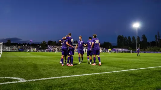 Team celebrates Ramsey goal