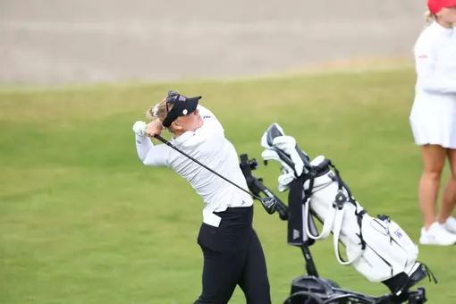 Mads Smith swinging