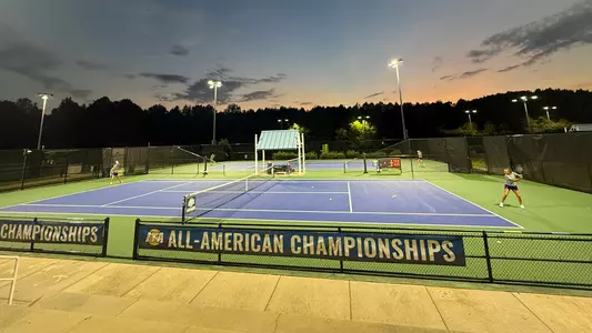 Washington women's tennis warms up in Cary, N.C. ahead of the ITA All-American Championships