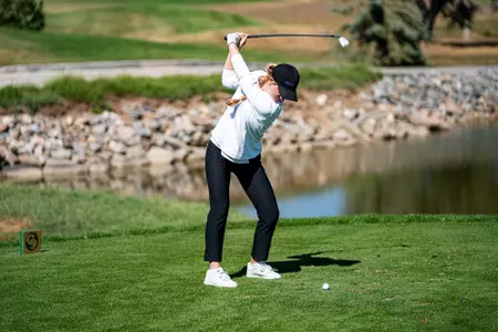 Hannah Ounap mid swing