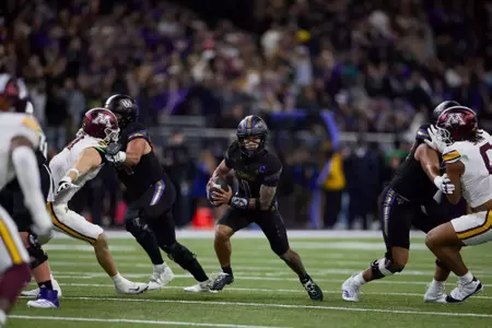 NCAA Football: Minnesota at Washington