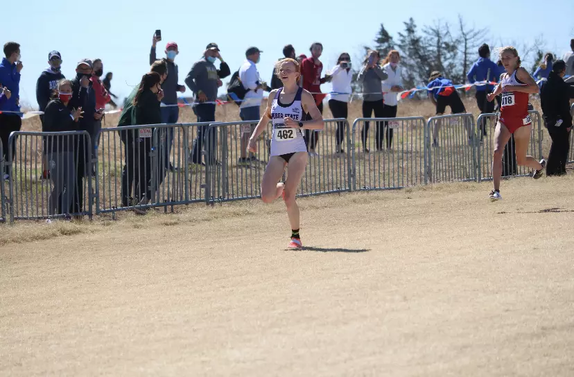 Summer Allen runs in the 2020 NCAA Cross Country Championships.