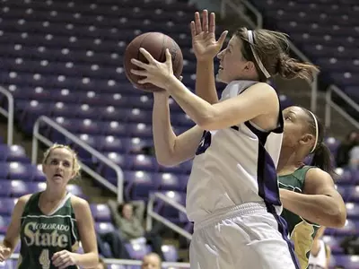 Wildcats Women Win Third Straight