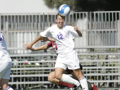 'Cats Take Down Grizzlies in Big Sky Opener
