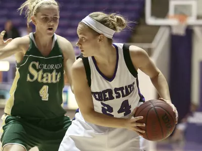 'Cats Drop Frenetic Exhibition Game