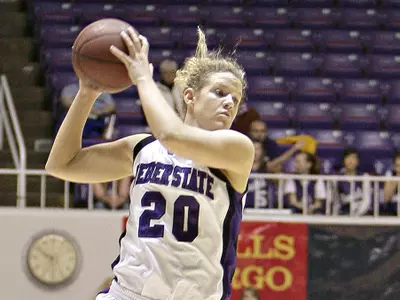 'Cats Head to NAU Saturday