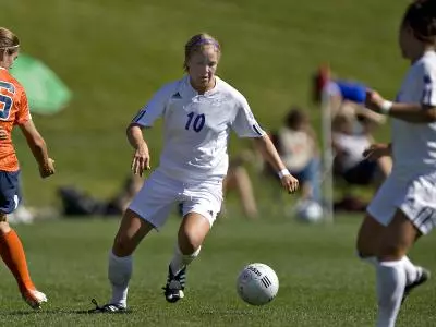 Wildcats Down NAU to Remain Unbeaten in Big Sky