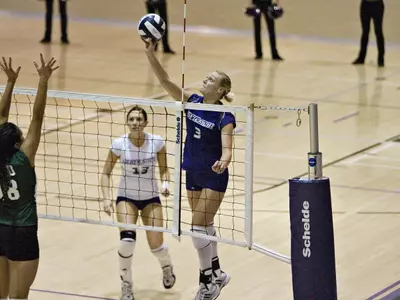 Wildcats Sweep Utah Valley 3-0