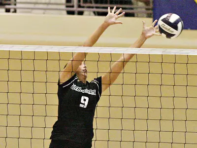 Volleyballl Kicks off Season at Arizona Tournament
