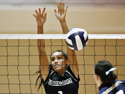 Wildcats Rally to Beat UNC 3-1