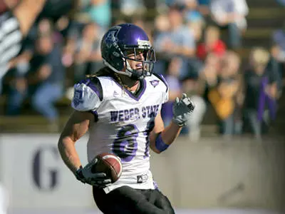 Wildcats Roll to Homecoming Victory