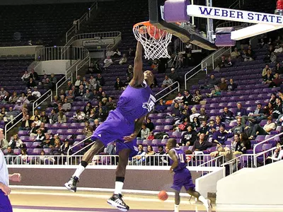 White Team Defeats Purple Team In Annual Meet The Team Night Game