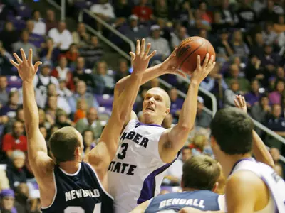 Wildcat Basketball Opens Season with Doubleheader Tuesday
