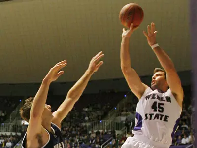 Wildcats Claw Sacramento State 81-59 Friday Night