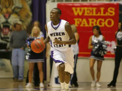 Wildcats Use Big Second Half Surge to Defeat Cal State Fullerton 82-71 at the Basketball Travelers Invitational