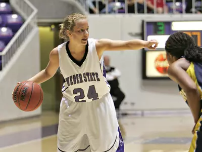 Wildcats Host Bears for Lone Game This Week