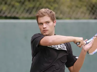 'Cats Suffer Close Loss to Ducks