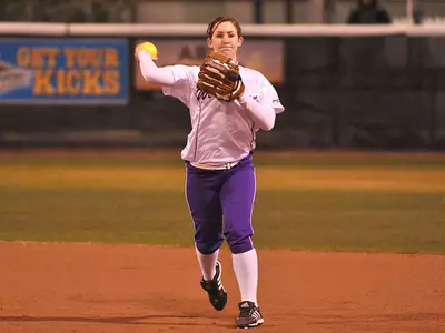 Ducks Take Pair From WSU