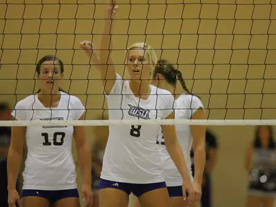 Volleyball falls to in-state rival Utah State, 3-0