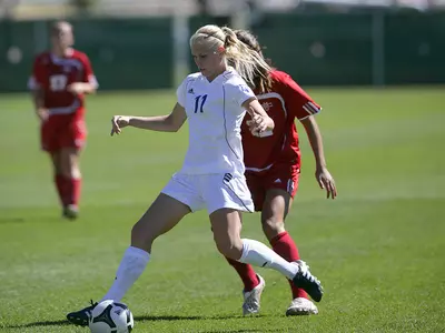 Wildcats rout T-Birds, 5-1