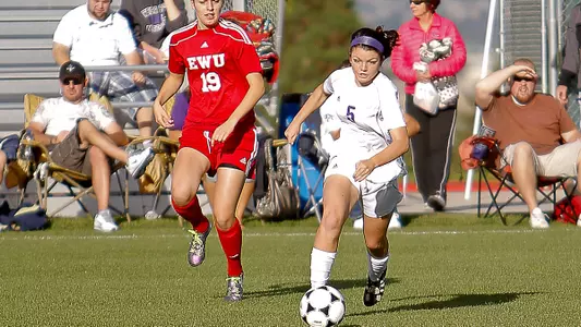 Wildcats Down Griffins 4-0 in Friendly