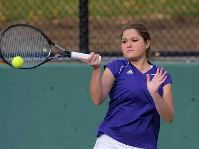Aggies Take Down Wildcats 5-2