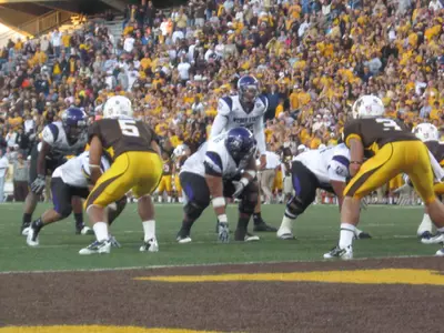 Wildcats Drop Heartbreaker 35-32 at Wyoming