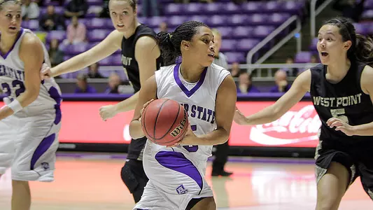 Wildcats Lose in Laramie, 77-62