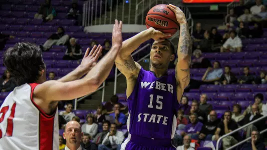 Wildcats win exhibition game 82-56