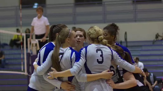'Cats suffer tough five-set loss to North Dakota