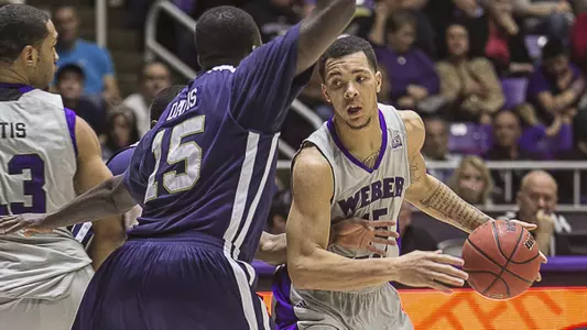 Hot shooting leads Wildcats to sixth straight win