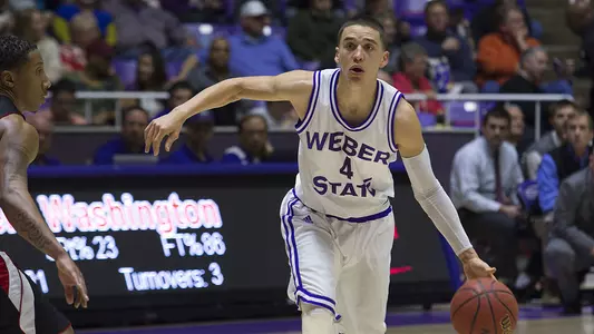 'Cats finish regular season with 11th straight win