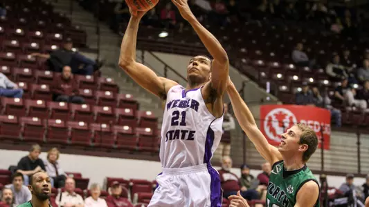 Wildcats pull off dramatic 76-74 win over UND